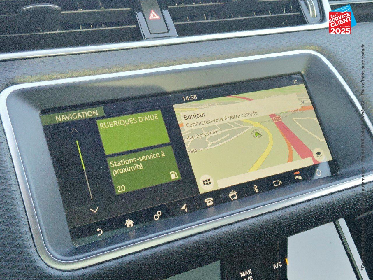 Véhicule d'occasion LAND-ROVER RANGE ROVER EVOQUE 2.0 D 150CH S TPANO SIEGES CUIR GPS CAMERA CARPLAY chez Volvo Epernay