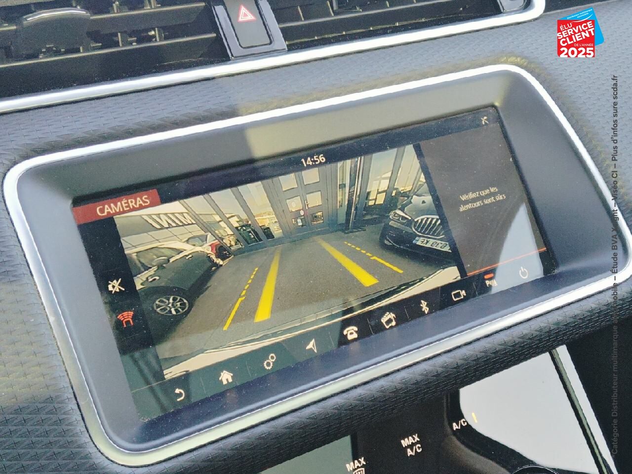 Véhicule d'occasion LAND-ROVER RANGE ROVER EVOQUE 2.0 D 150CH S TPANO SIEGES CUIR GPS CAMERA CARPLAY chez Volvo Epernay