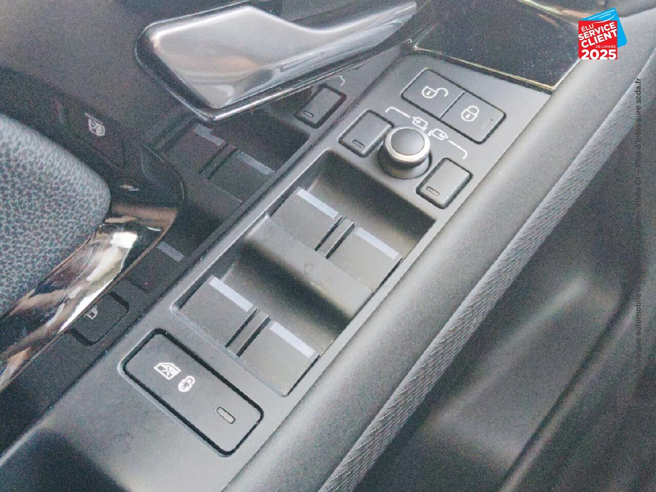 Véhicule d'occasion LAND-ROVER RANGE ROVER EVOQUE 2.0 D 150CH S TPANO SIEGES CUIR GPS CAMERA CARPLAY chez Volvo Epernay