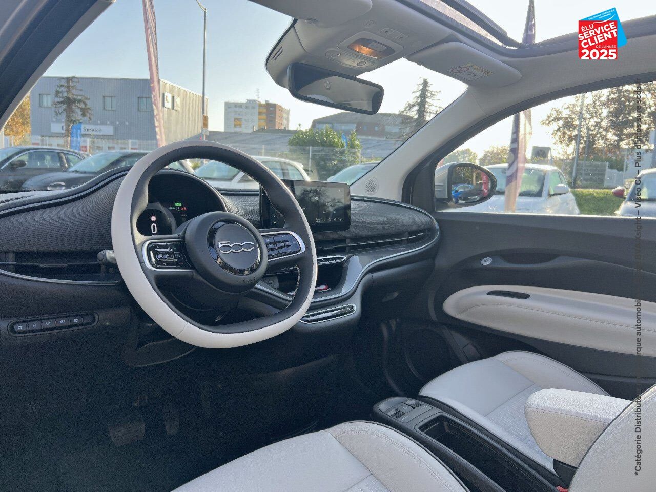 Véhicule d'occasion FIAT 500C E 118CH LA PRIMA MY24 chez Toyota Sarreguemines