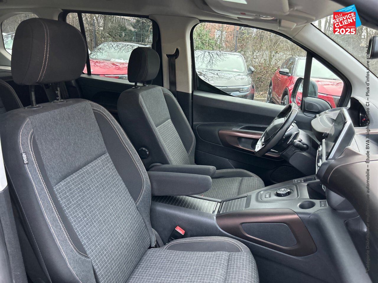 Véhicule d'occasion PEUGEOT RIFTER 1.2 PURETECH 130CH SS STANDARD GT LINE EAT8 chez Toyota Saint Dizier