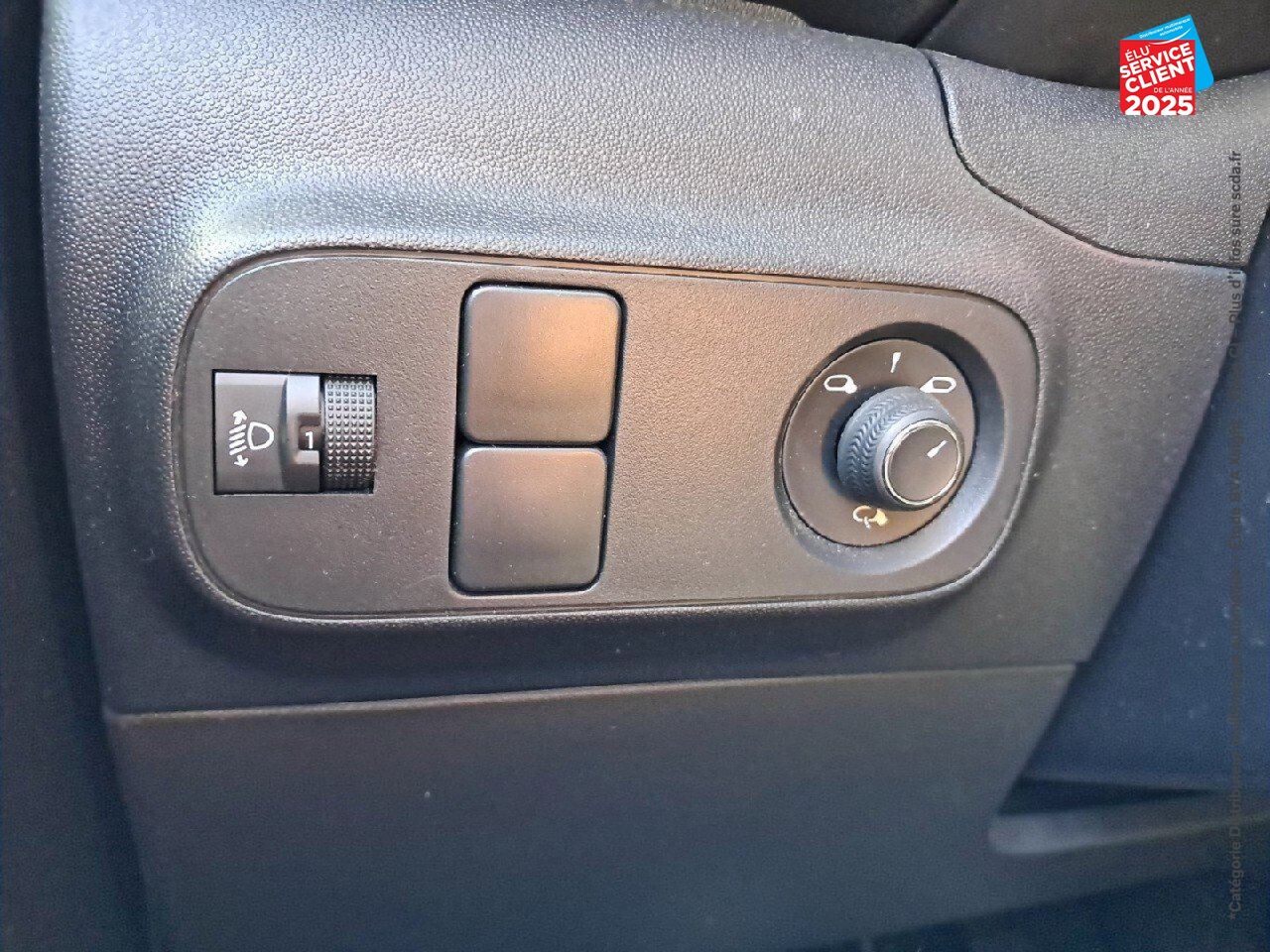 Véhicule d'occasion CITROEN C3 1.2 PURETECH 83CH SS C-SERIES 123G chez Fiat Mulhouse