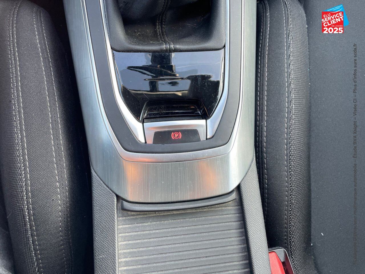Véhicule d'occasion PEUGEOT 308 1.2 PURETECH 110CH ALLURE S/S 5P GPS RADAR AR chez Peugeot Reims
