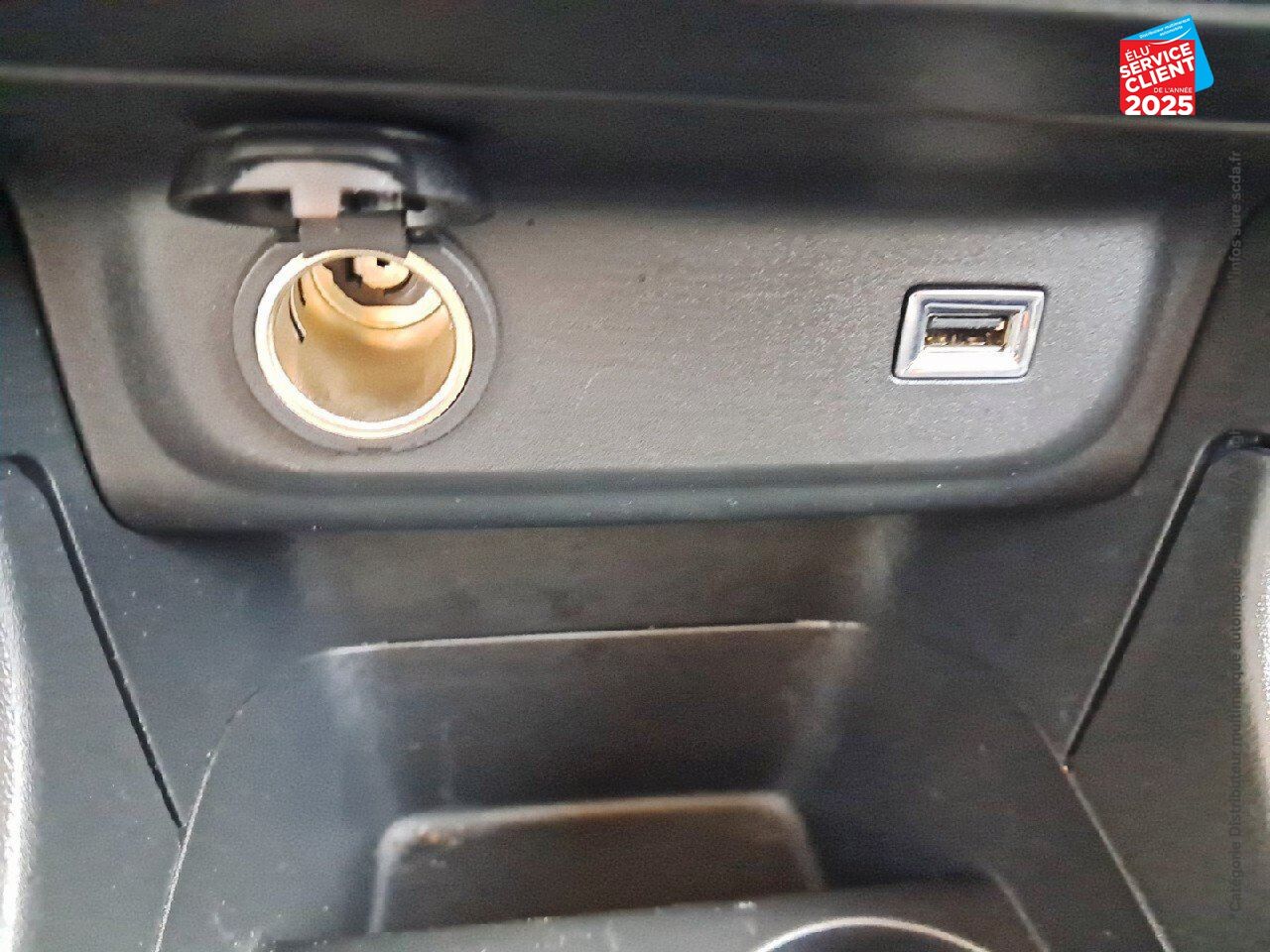 Véhicule d'occasion CITROEN C3 1.2 PURETECH 83CH S/S C-SERIES 123G CARPLAY chez Nissan Strasbourg