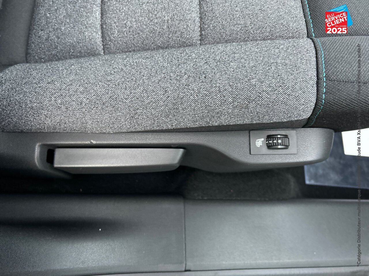 Véhicule d'occasion CITROEN C4 CACTUS PURETECH 130CH SS SHINE E6.D-TEMP chez Hyundai Reims