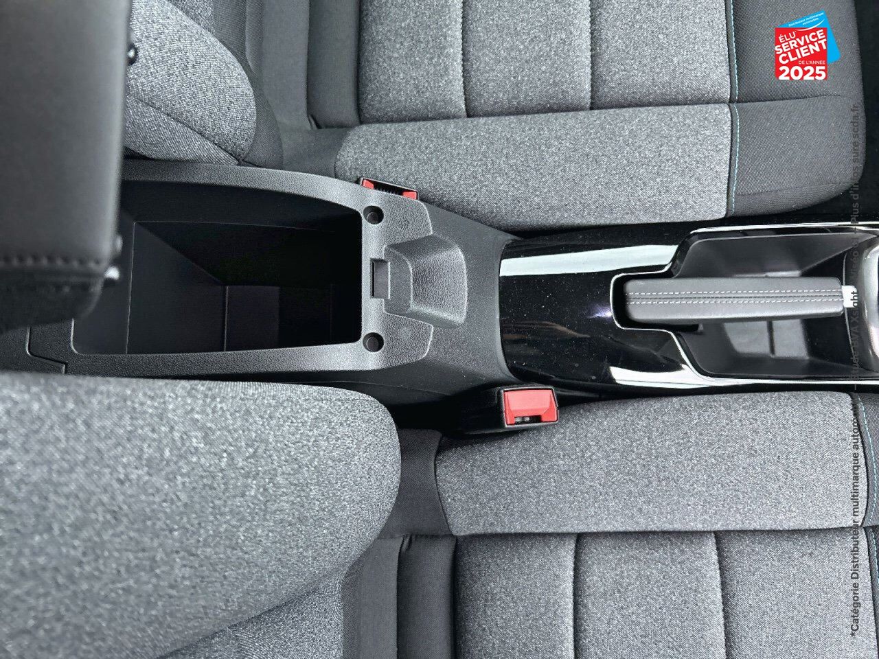 Véhicule d'occasion CITROEN C4 CACTUS PURETECH 130CH SS SHINE E6.D-TEMP chez Hyundai Reims