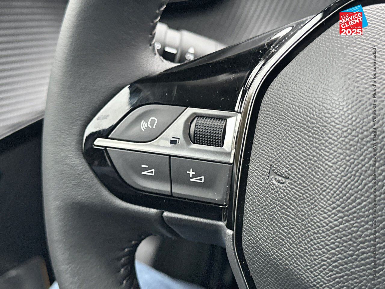 Véhicule d'occasion PEUGEOT 208 1.2 PURETECH 100CH S/S ROADTRIP GPS CAMERA chez Hyundai Epernay