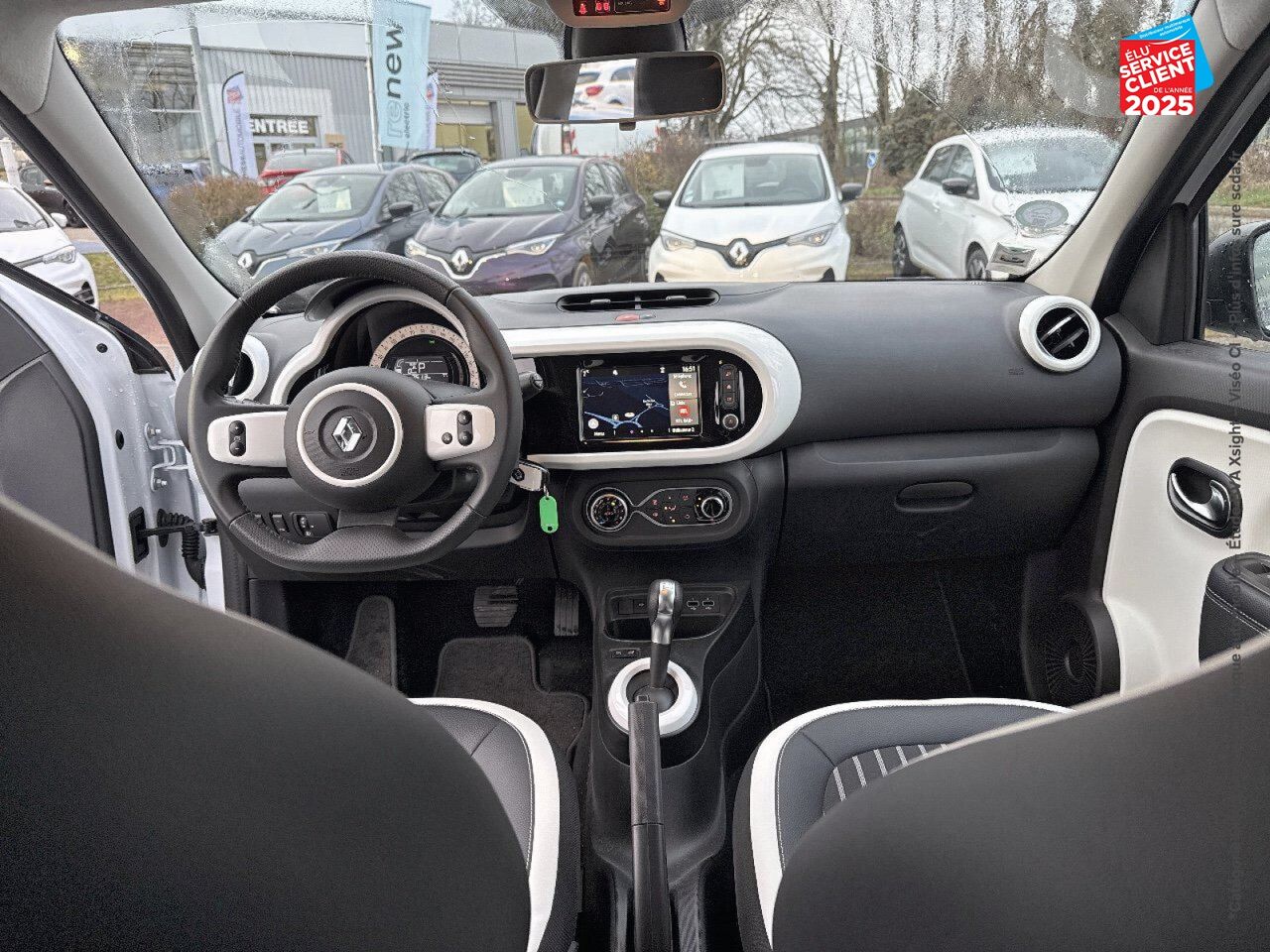 Véhicule d'occasion RENAULT TWINGO E-TECH ELECTRIC TECHNO R80 ACHAT INTEGRAL chez Hyundai Chalons