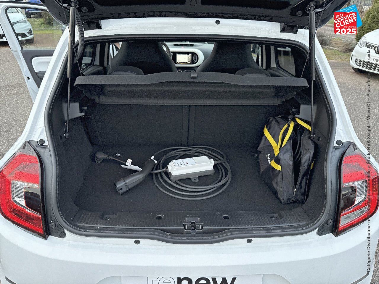 Véhicule d'occasion RENAULT TWINGO E-TECH ELECTRIC TECHNO R80 ACHAT INTEGRAL chez Hyundai Chalons