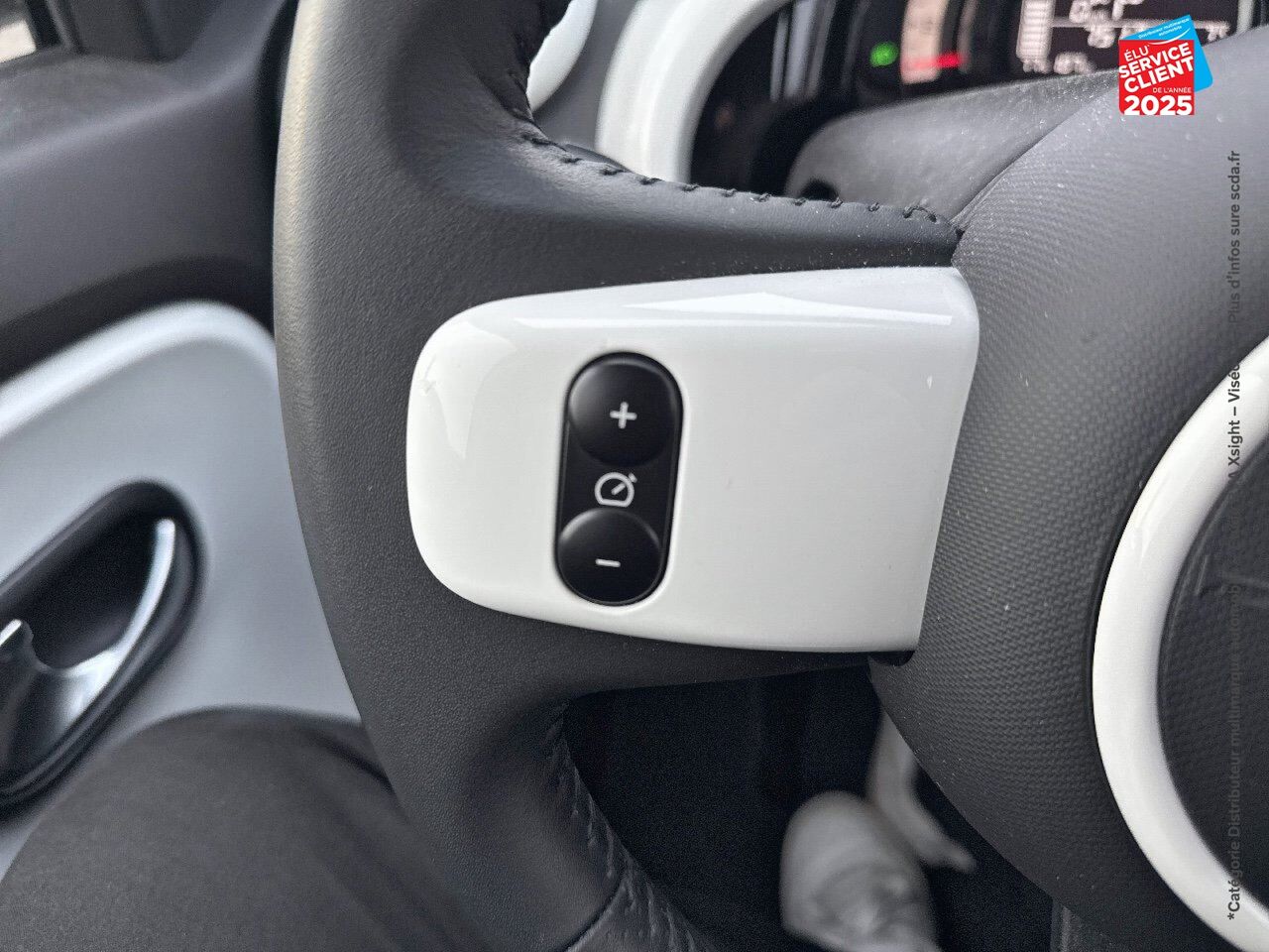 Véhicule d'occasion RENAULT TWINGO E-TECH ELECTRIC TECHNO R80 ACHAT INTEGRAL chez Hyundai Chalons