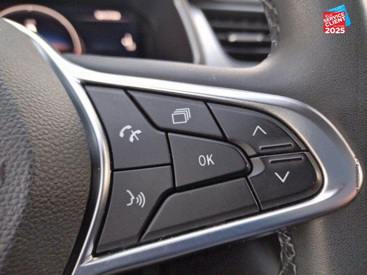 Véhicule d'occasion RENAULT CAPTUR 1.6 E-TECH PLUG-IN 160CH INTENS chez Renault Colmar