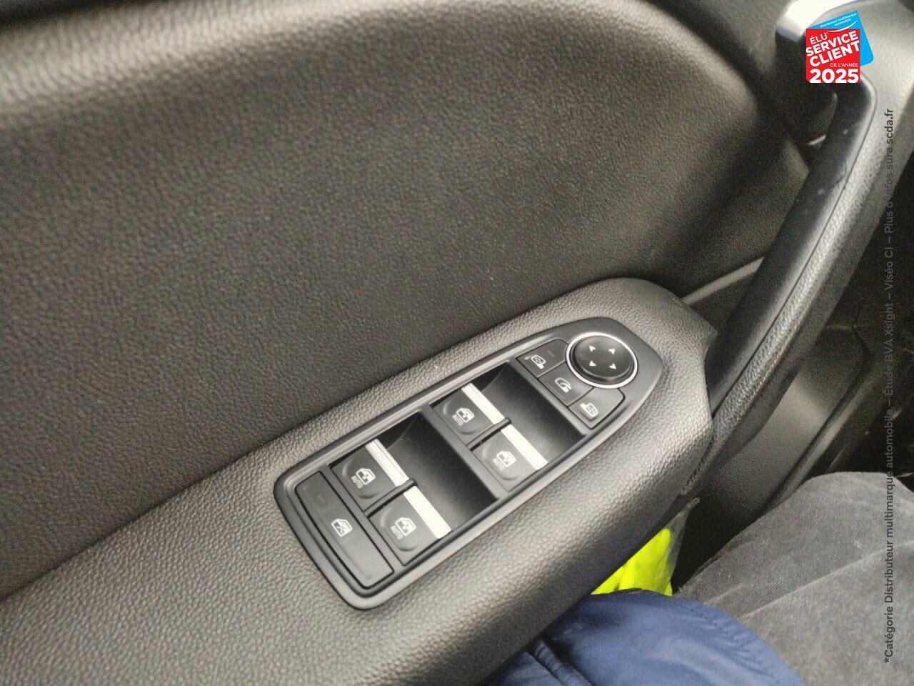 Véhicule d'occasion RENAULT CAPTUR 1.6 E-TECH PLUG-IN 160CH INTENS chez Renault Colmar