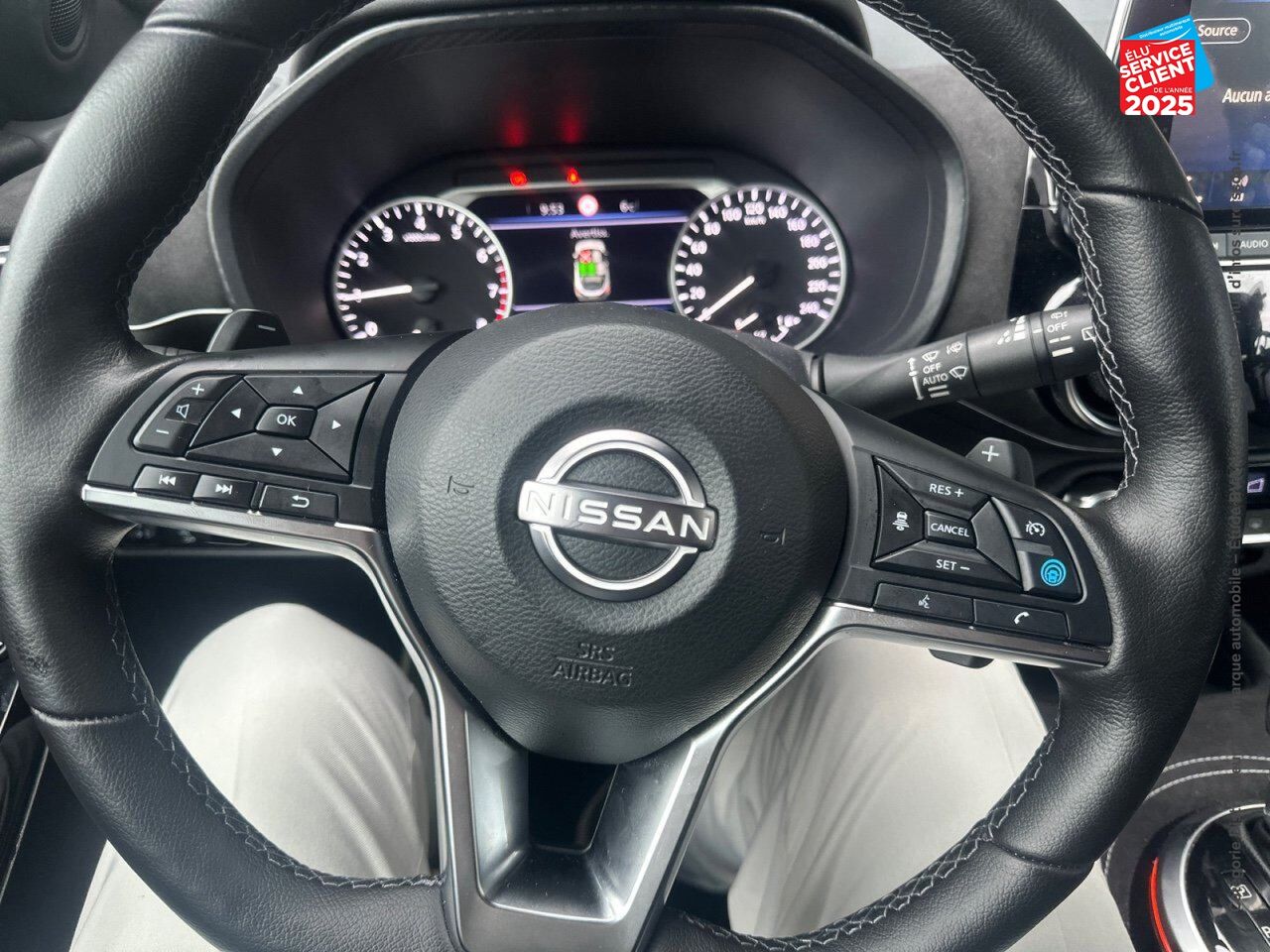 Véhicule d'occasion NISSAN JUKE 1.0 DIG-T 114CH N-DESIGN DCT 2023.5 SIEGES CHAUF/CUIR CAMERA CARPLAY BOSE chez Renault Belfort