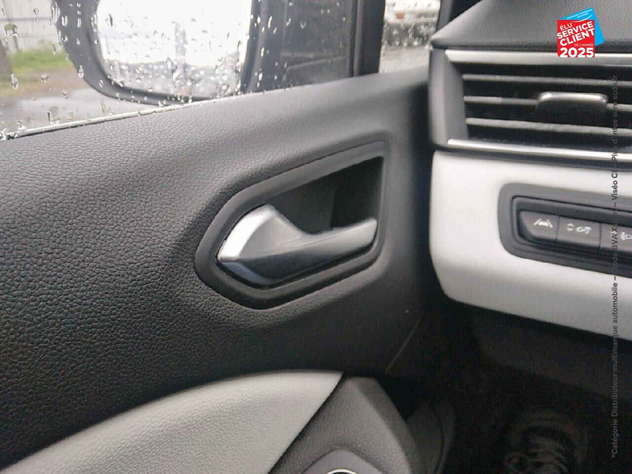 Véhicule d'occasion RENAULT CLIO 1.6 E-TECH HYBRIDE 140CH INTENS -21N GPS CAMERA chez Toyota Thionville