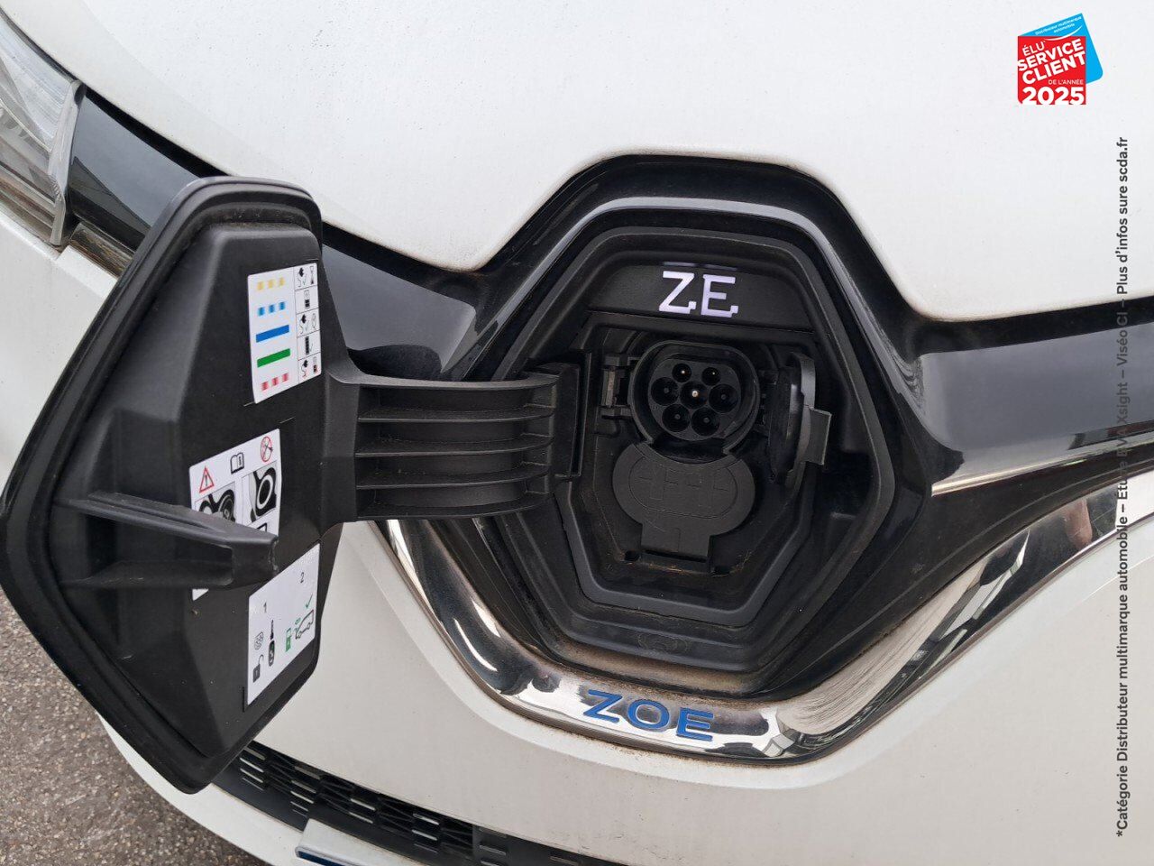 Véhicule d'occasion RENAULT ZOE INTENS CHARGE NORMALE R110 4CV chez Renault Colmar