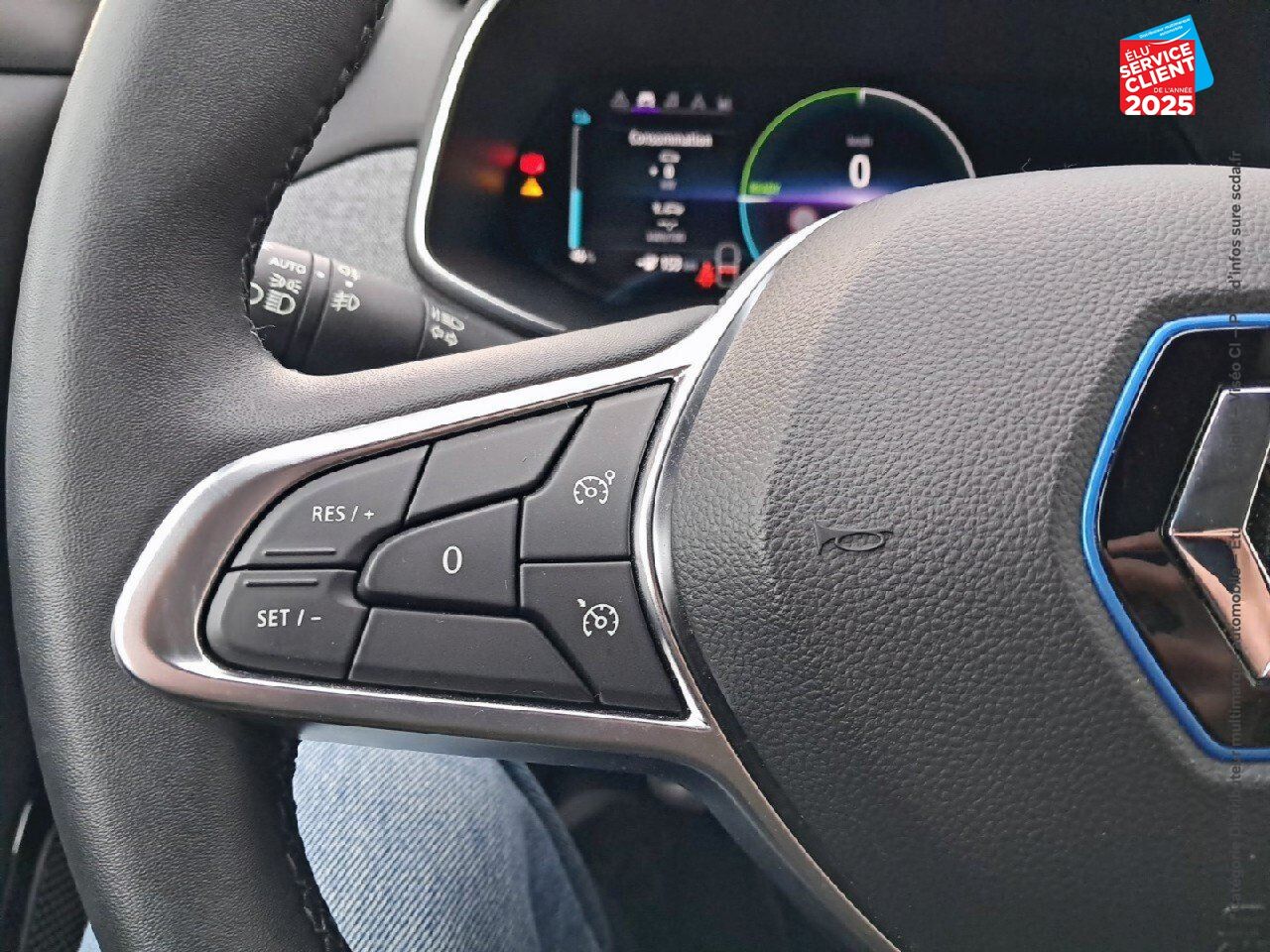 Véhicule d'occasion RENAULT ZOE INTENS CHARGE NORMALE R110 4CV chez Renault Colmar