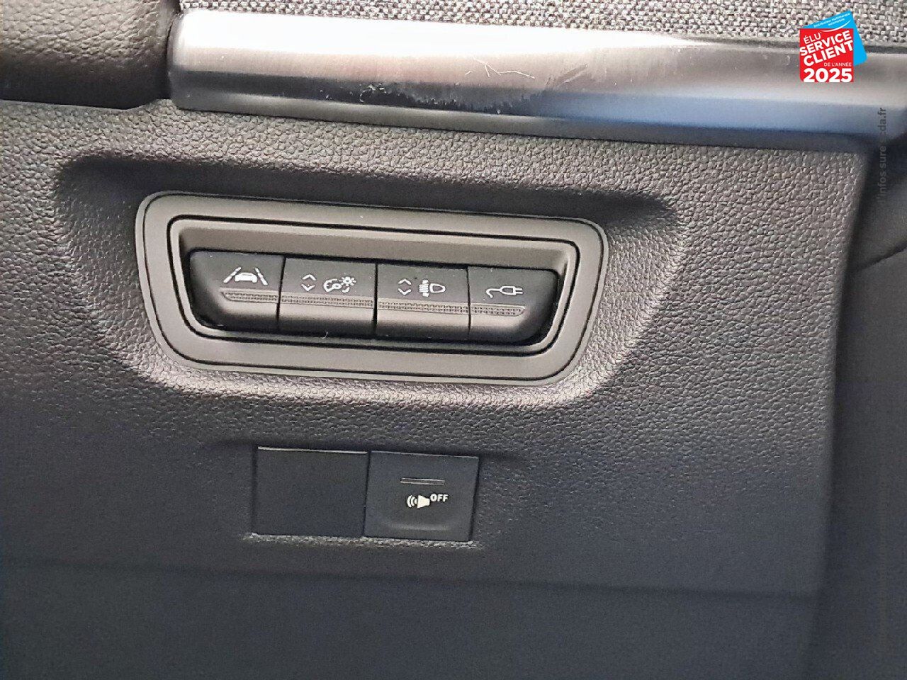 Véhicule d'occasion RENAULT ZOE INTENS CHARGE NORMALE R110 4CV chez Renault Colmar