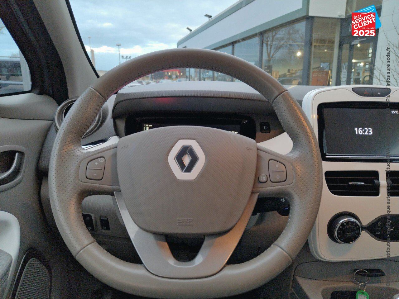 Véhicule d'occasion RENAULT ZOE ZEN CHARGE NORMALE R90 chez Hyundai Epernay