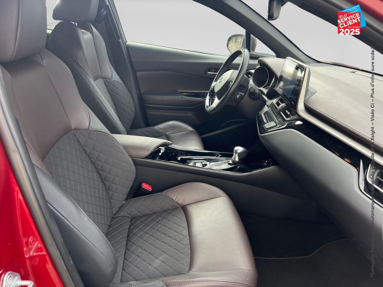 Véhicule d'occasion TOYOTA C-HR 122H DYNAMIC 2WD E-CVT chez Renault Colmar