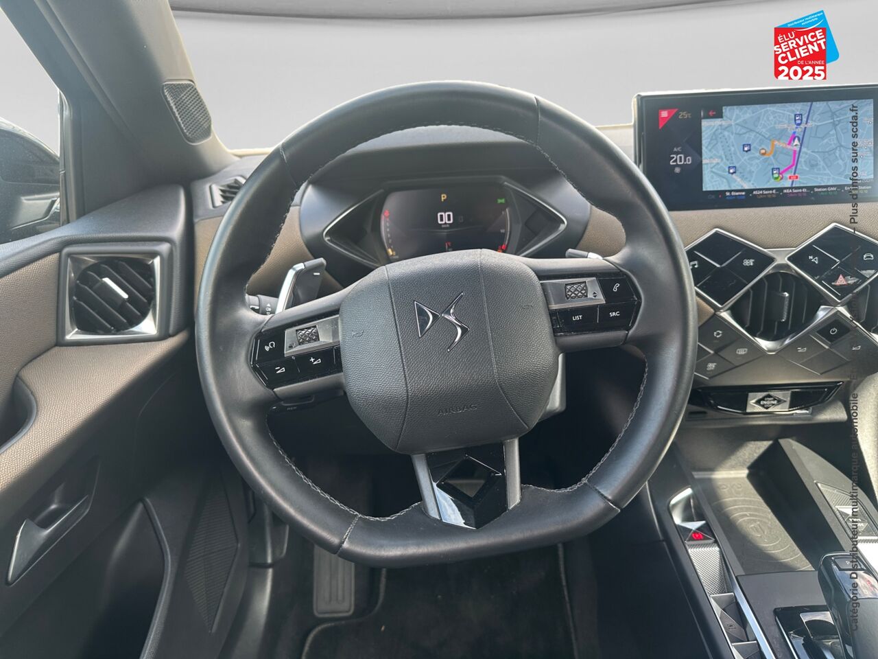 Véhicule d'occasion DS DS 3 CROSSBACK PURETECH 130CH BASTILLE AUTOMATIQUE SIEGES CUIR GPS CAMERA CARPLAY chez BMW Besançon