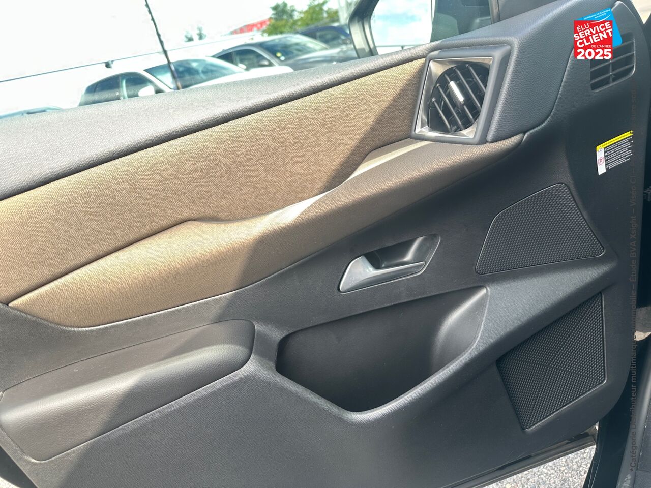Véhicule d'occasion DS DS 3 CROSSBACK PURETECH 130CH BASTILLE AUTOMATIQUE SIEGES CUIR GPS CAMERA CARPLAY chez BMW Besançon