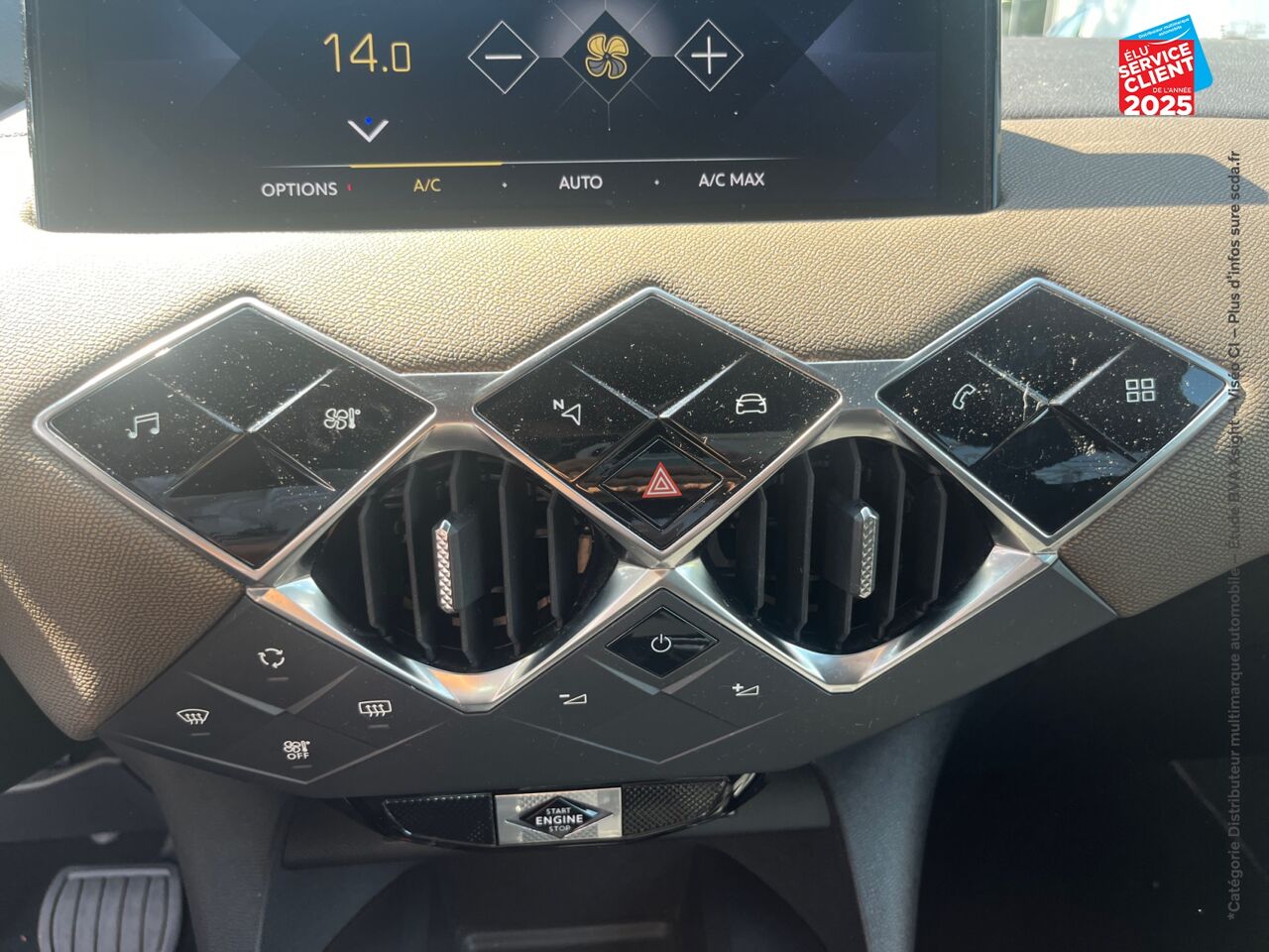Véhicule d'occasion DS DS 3 CROSSBACK PURETECH 130CH BASTILLE AUTOMATIQUE SIEGES CUIR GPS CAMERA CARPLAY chez Toyota Thionville