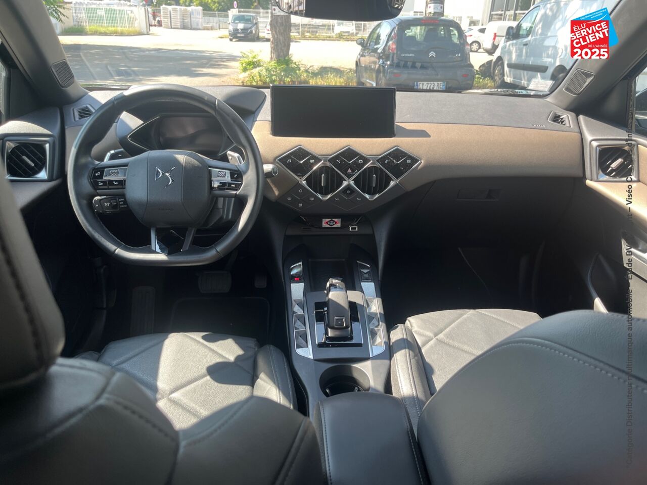 Véhicule d'occasion DS DS 3 CROSSBACK PURETECH 130CH BASTILLE AUTOMATIQUE SIEGES CUIR GPS CAMERA CARPLAY chez Toyota Thionville