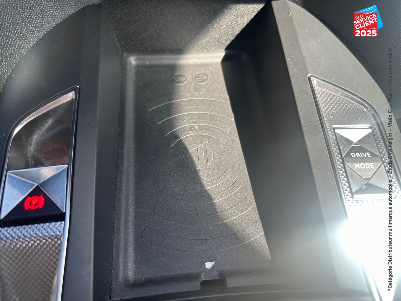Véhicule d'occasion DS DS 3 CROSSBACK PURETECH 130CH BASTILLE AUTOMATIQUE SIEGES CUIR GPS CAMERA CARPLAY chez BMW Besançon