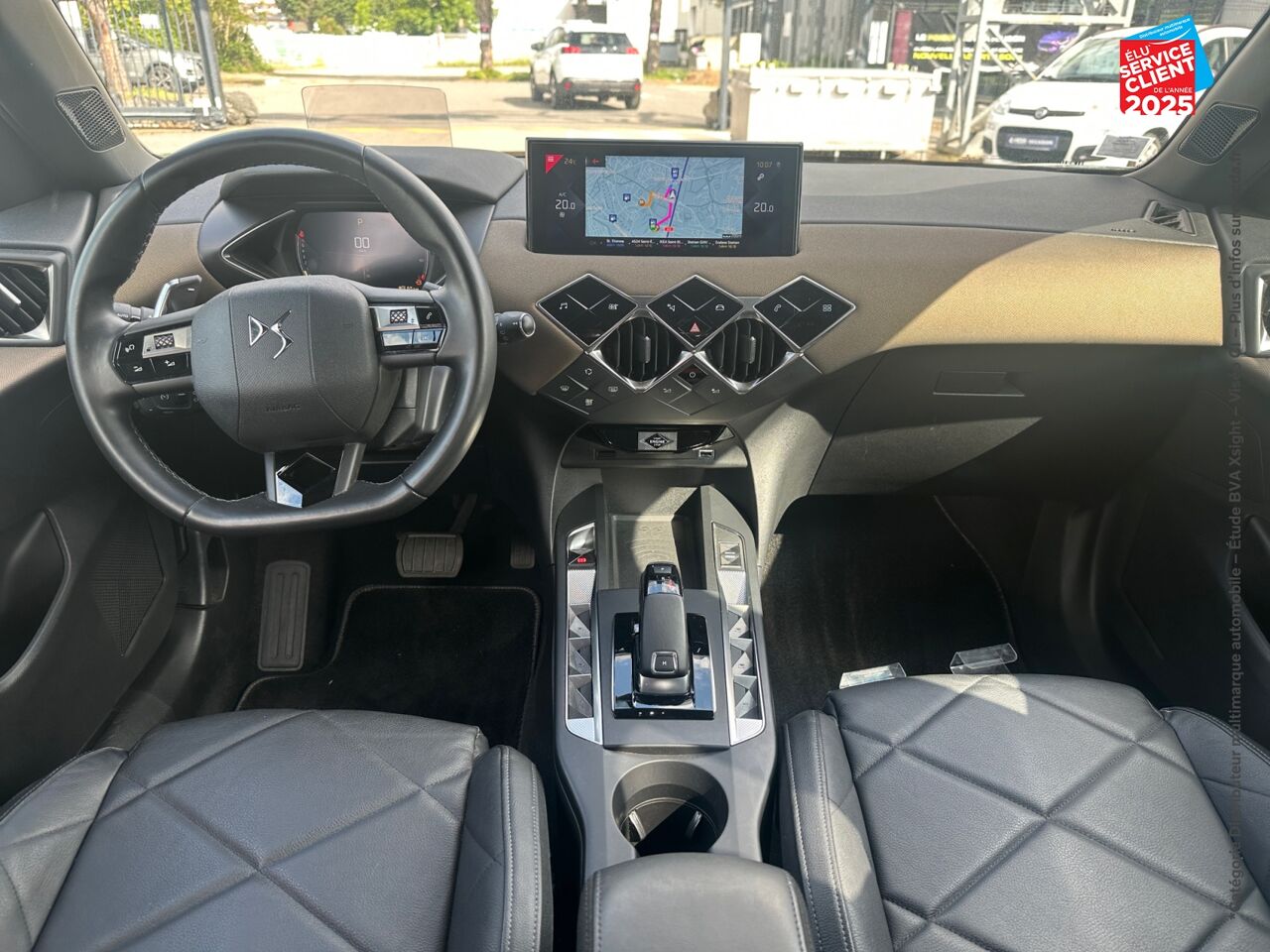 Véhicule d'occasion DS DS 3 CROSSBACK PURETECH 130CH BASTILLE AUTOMATIQUE SIEGES CUIR GPS CAMERA CARPLAY chez BMW Besançon