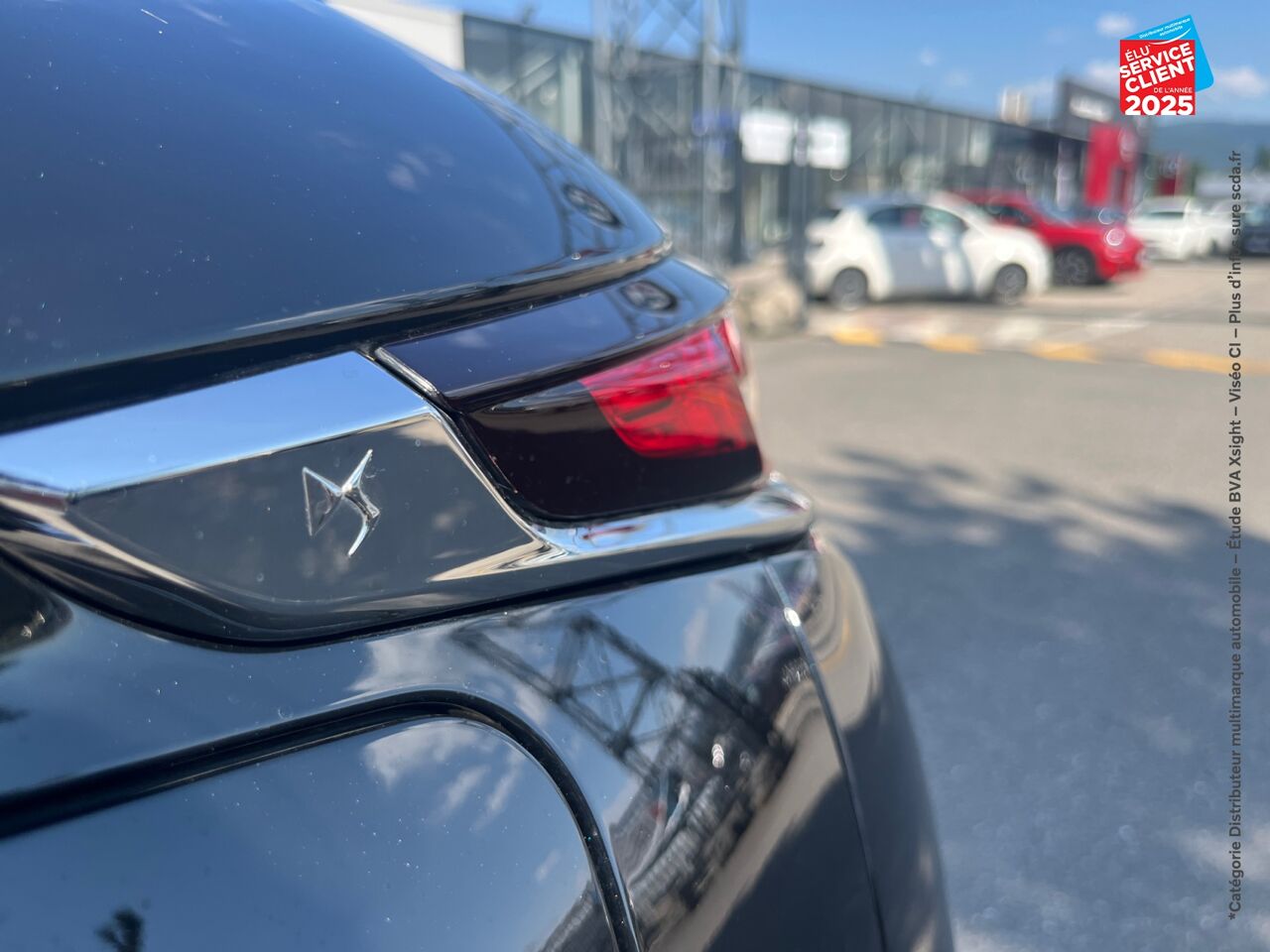 Véhicule d'occasion DS DS 3 CROSSBACK PURETECH 130CH BASTILLE AUTOMATIQUE SIEGES CUIR GPS CAMERA CARPLAY chez Toyota Thionville