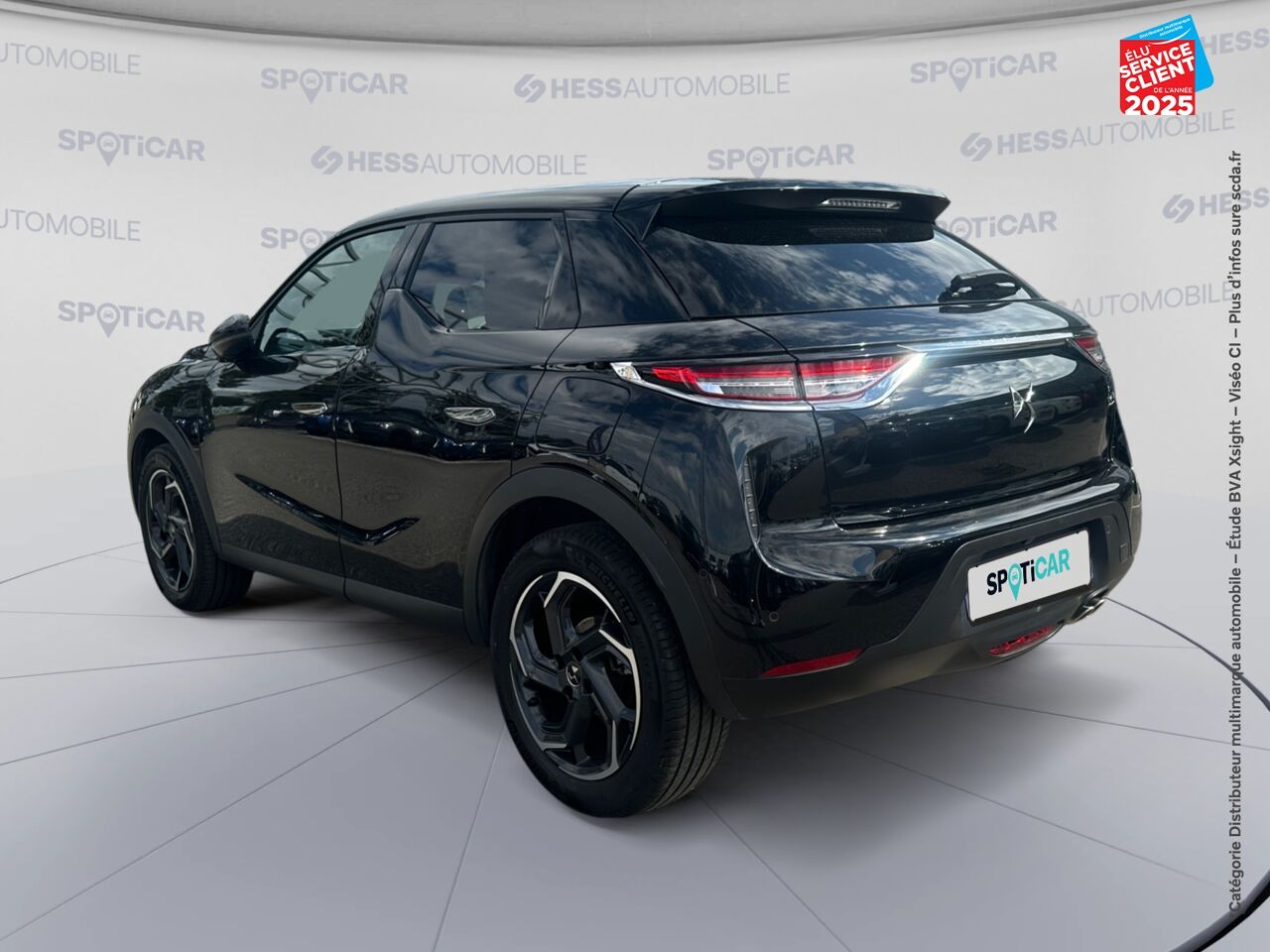 Véhicule d'occasion DS DS 3 CROSSBACK PURETECH 130CH BASTILLE AUTOMATIQUE SIEGES CUIR GPS CAMERA CARPLAY chez BMW Besançon