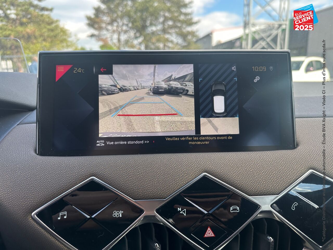 Véhicule d'occasion DS DS 3 CROSSBACK PURETECH 130CH BASTILLE AUTOMATIQUE SIEGES CUIR GPS CAMERA CARPLAY chez BMW Besançon