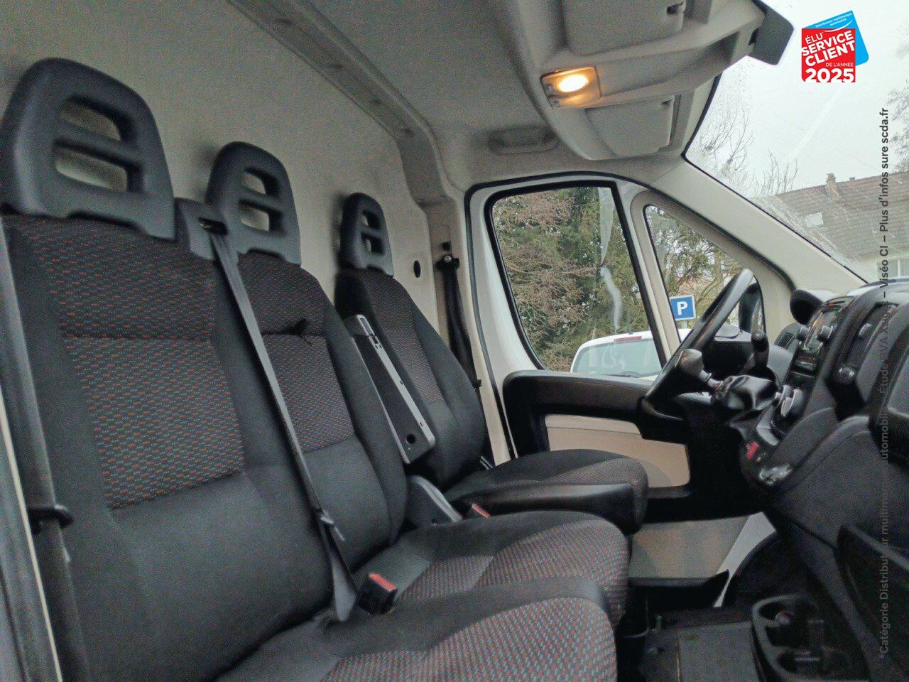 Véhicule d'occasion PEUGEOT BOXER FG 330 L2H2 2.0 BLUEHDI 130 PREMIUM PACK chez Primocar