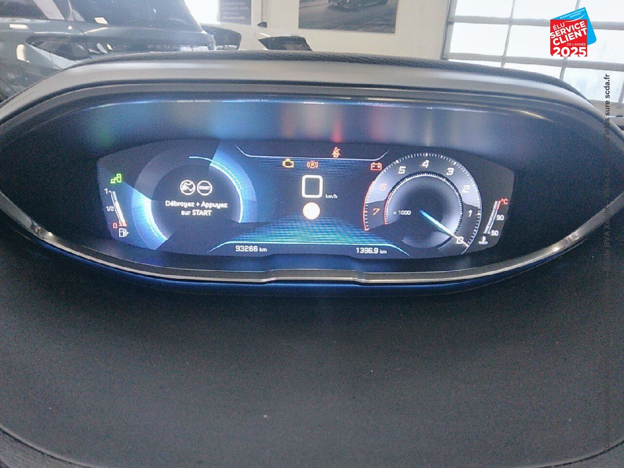 Véhicule d'occasion PEUGEOT 3008 1.2 PURETECH 130CH ALLURE SS chez Renault Colmar
