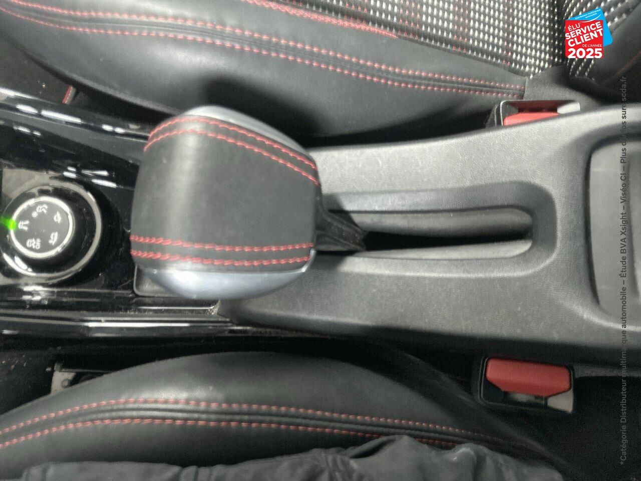 Véhicule d'occasion PEUGEOT 2008 1.2 PURETECH 110CH GT LINE SS chez Hyundai Epernay