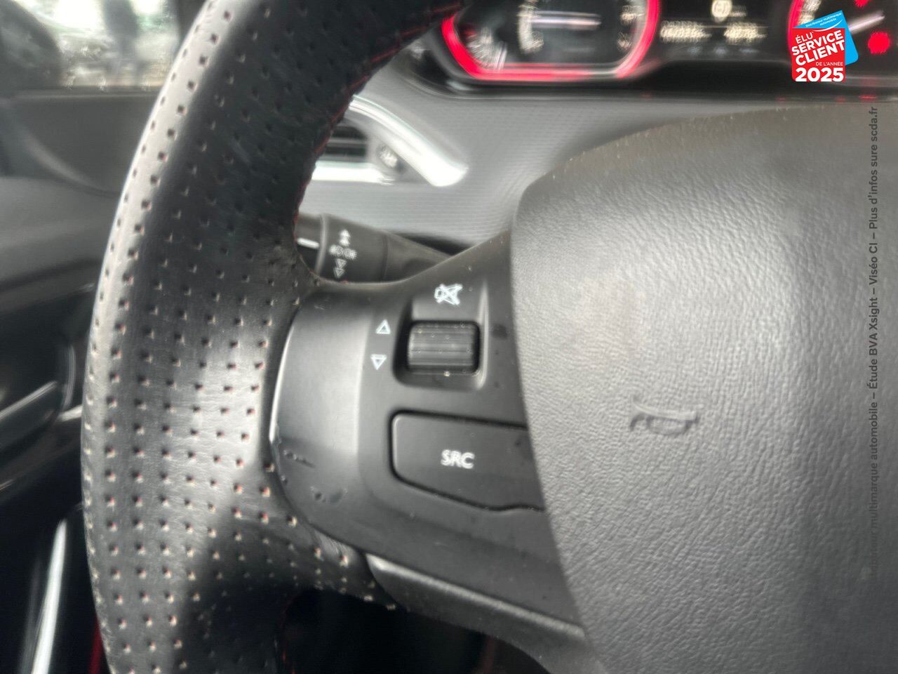 Véhicule d'occasion PEUGEOT 2008 1.2 PURETECH 110CH GT LINE SS chez Hyundai Epernay