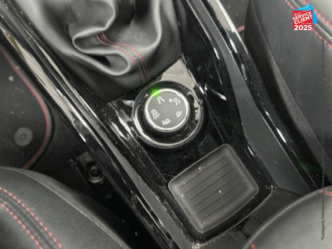 Véhicule d'occasion PEUGEOT 2008 1.2 PURETECH 110CH GT LINE SS chez Hyundai Epernay