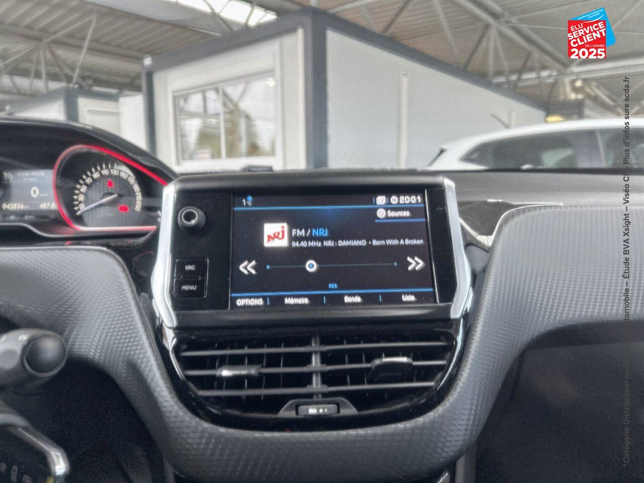 Véhicule d'occasion PEUGEOT 2008 1.2 PURETECH 110CH GT LINE SS chez Hyundai Epernay