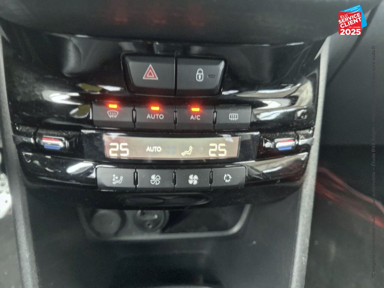 Véhicule d'occasion PEUGEOT 2008 1.2 PURETECH 110CH GT LINE SS chez Hyundai Epernay