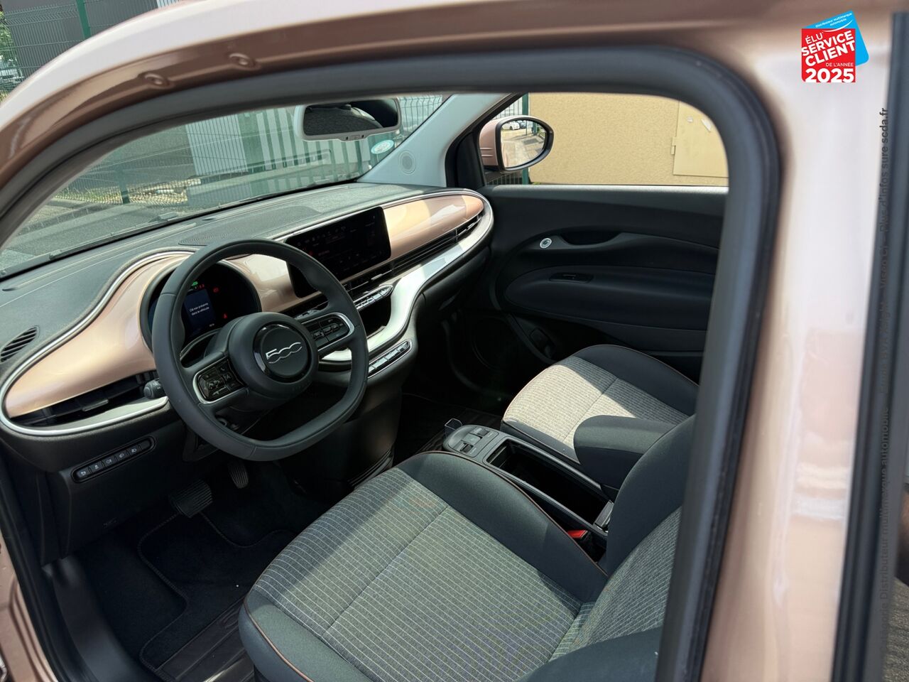 Véhicule d'occasion FIAT 500 E 118CH ICONE PLUS TPANO GPS CAMERA chez Renault Saint-Louis