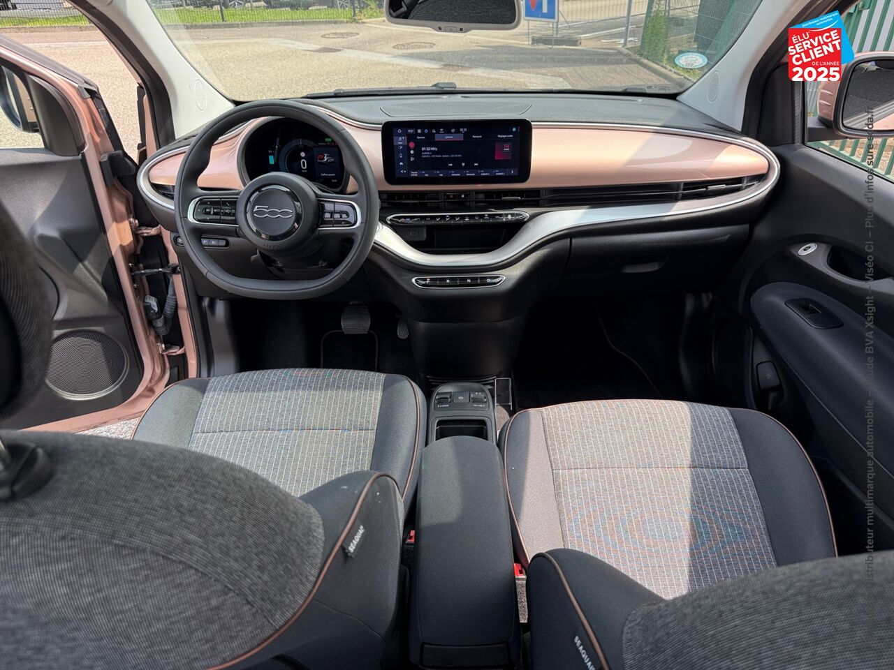 Véhicule d'occasion FIAT 500 E 118CH ICONE PLUS TPANO GPS CAMERA chez Renault Saint-Louis