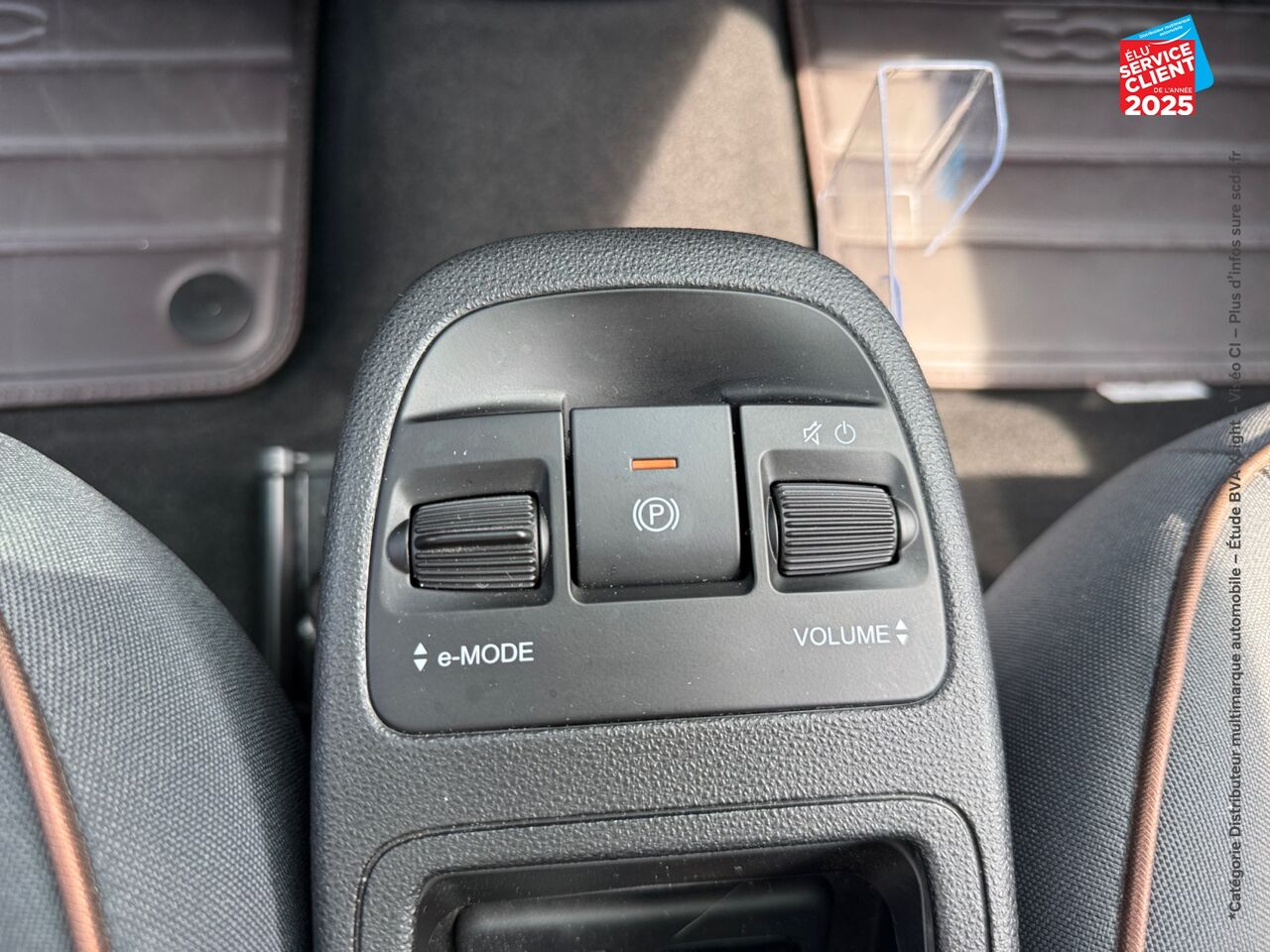 Véhicule d'occasion FIAT 500 E 118CH ICONE PLUS TPANO GPS CAMERA chez Renault Saint-Louis