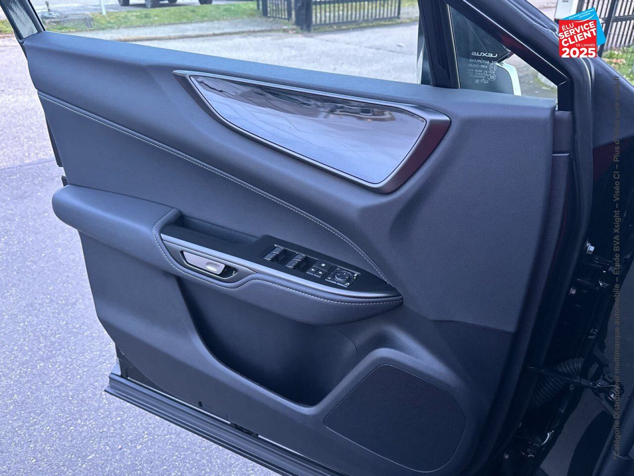 Véhicule d'occasion LEXUS NX 350H 2WD LUXE MY25 chez Dacia Montbéliard