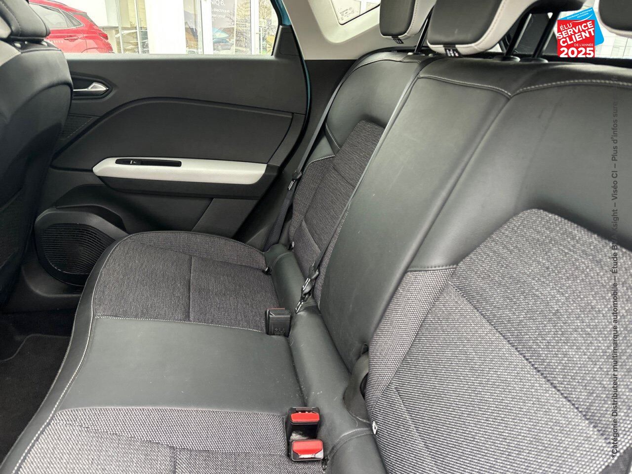 Véhicule d'occasion RENAULT CAPTUR 1.6 E-TECH PLUG-IN 160CH INTENS chez Renault Colmar