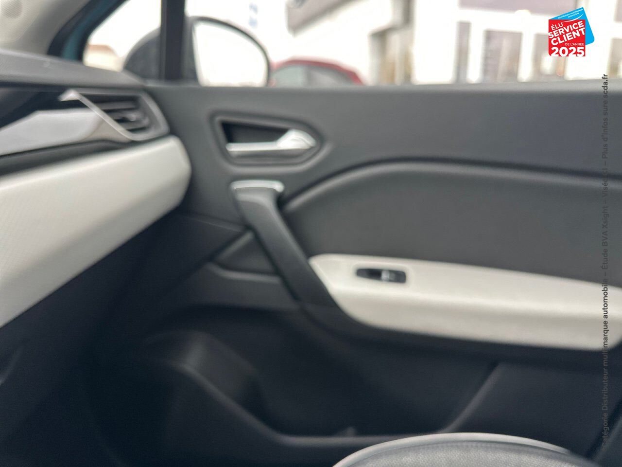 Véhicule d'occasion RENAULT CAPTUR 1.6 E-TECH PLUG-IN 160CH INTENS chez Renault Colmar