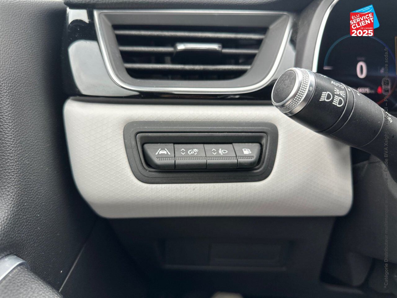 Véhicule d'occasion RENAULT CAPTUR 1.6 E-TECH PLUG-IN 160CH INTENS chez Renault Colmar