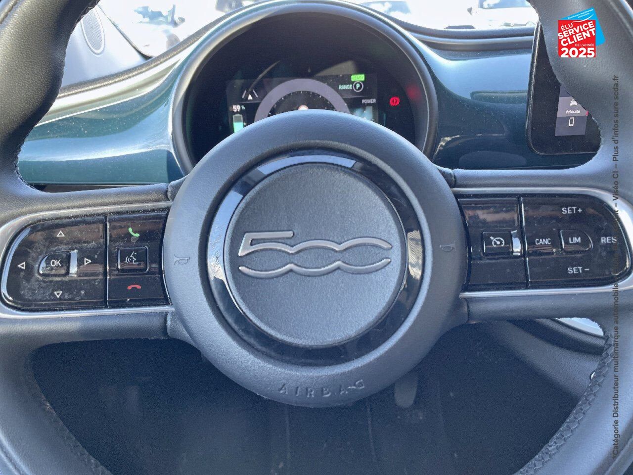 Véhicule d'occasion FIAT 500 E 118CH ICONE GPS CAMERA chez Hyundai Epernay