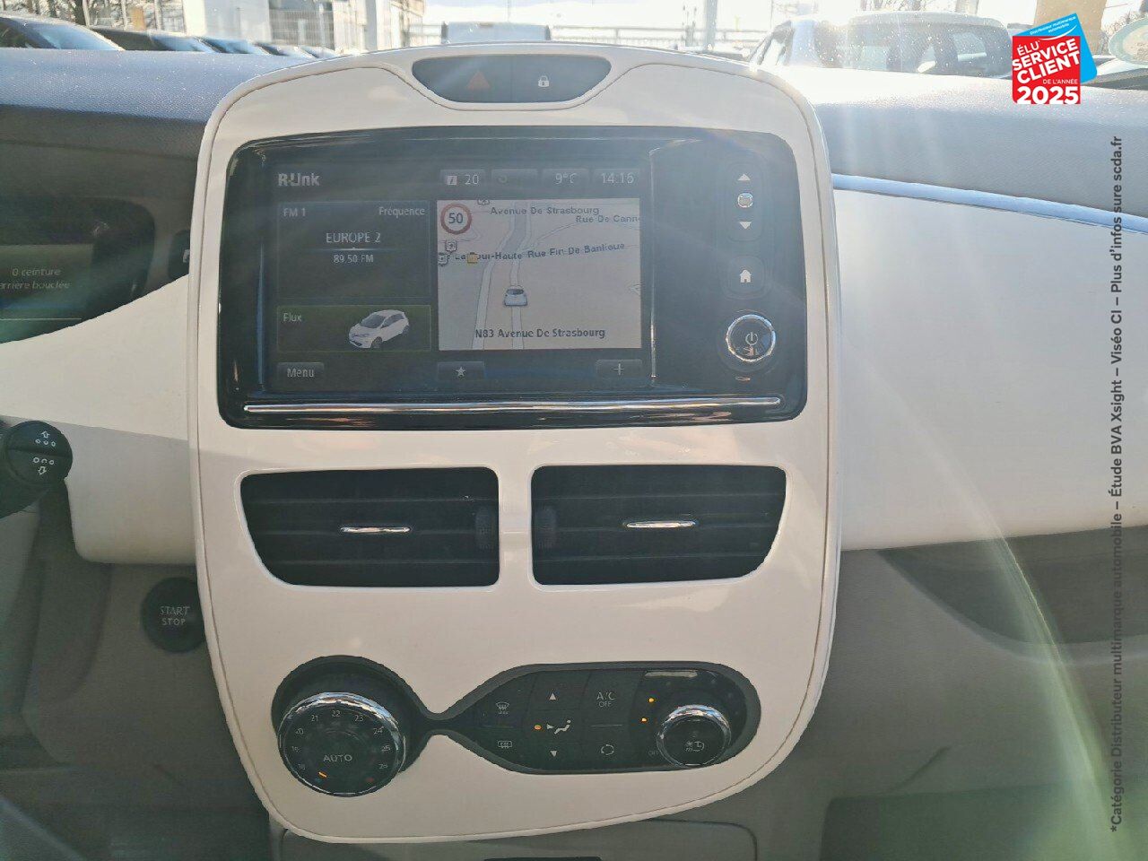 Véhicule d'occasion RENAULT ZOE ZEN CHARGE NORMALE R90 chez BMW Lons le Saunier