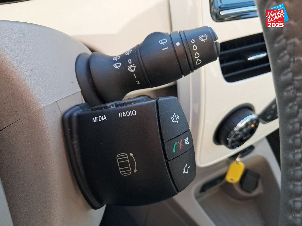 Véhicule d'occasion RENAULT ZOE ZEN CHARGE NORMALE R90 chez BMW Lons le Saunier