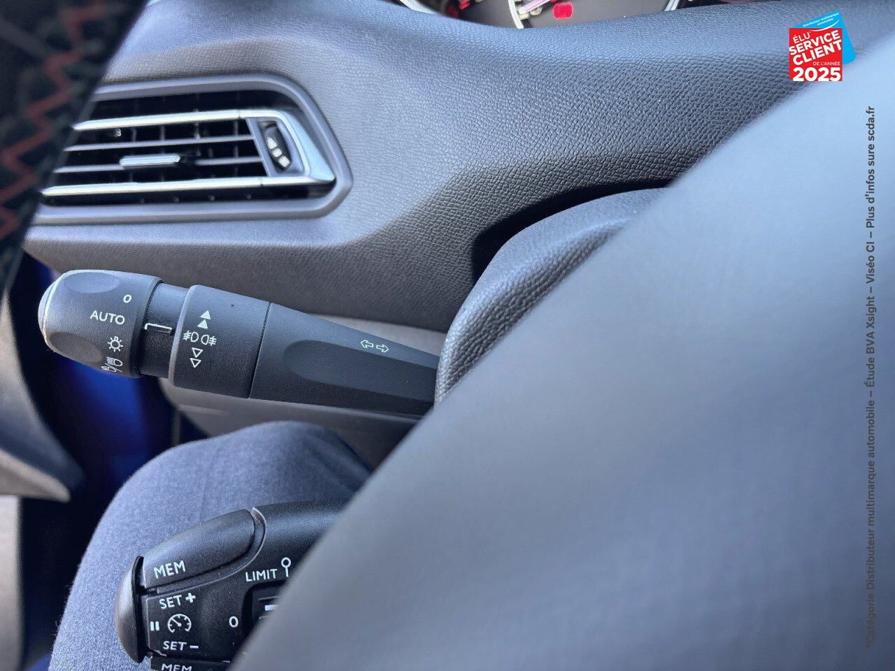 Véhicule d'occasion PEUGEOT 2008 1.2 PURETECH 100CH S/S STYLE GPS chez Peugeot Hirson